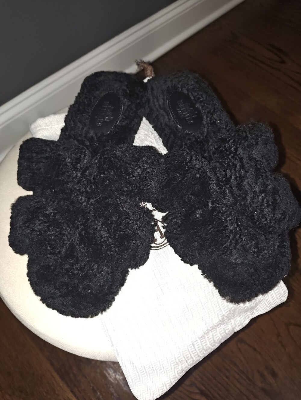 Black Fur H Sandals